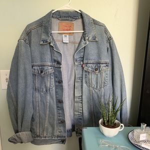 LEVI'S VINTAGE DENIM JACKET